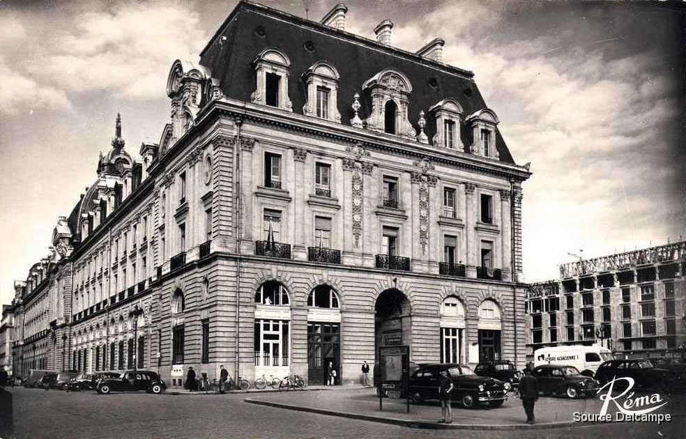 35 Rennes La Poste.jpg